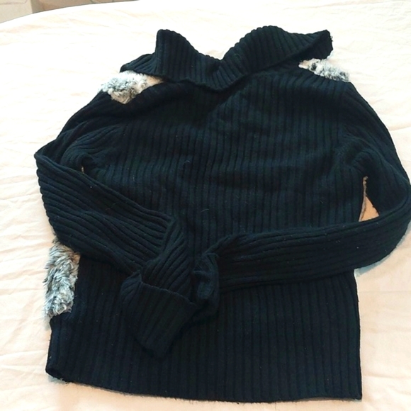 Energie  70s Long Sleeve faux fur Button Down Sweater.please See Measurments . - Picture 7 of 7